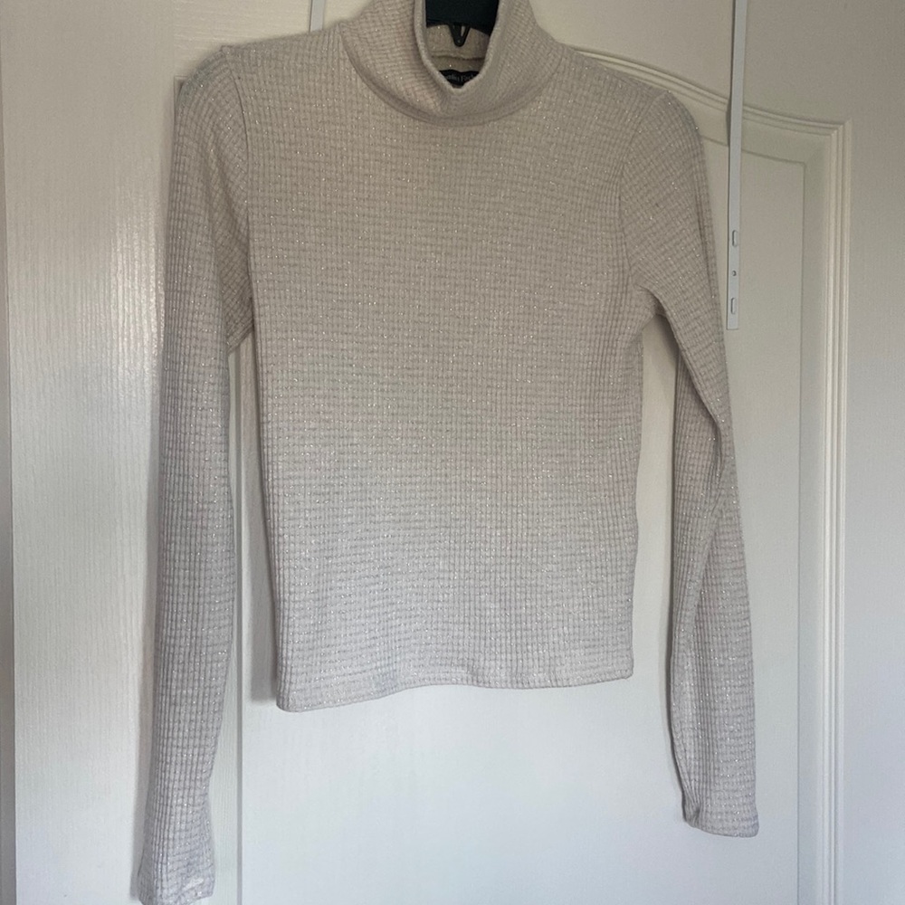 Abercrombie & Fitch turtleneck cream silver metallic thread